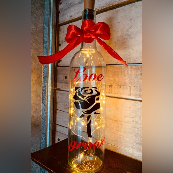 Handmade- ‘Love Grows’ wine bottle lantern with die cut vinyl design - Picture 9 of 11